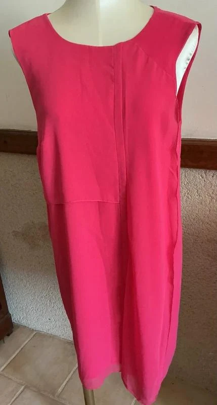 robe été longue sans manches couleur framboise marque Formul taille 40